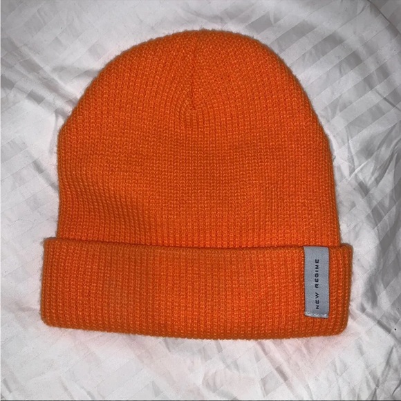 Atelier New Regime orange beanie tuque - Picture 2 of 4